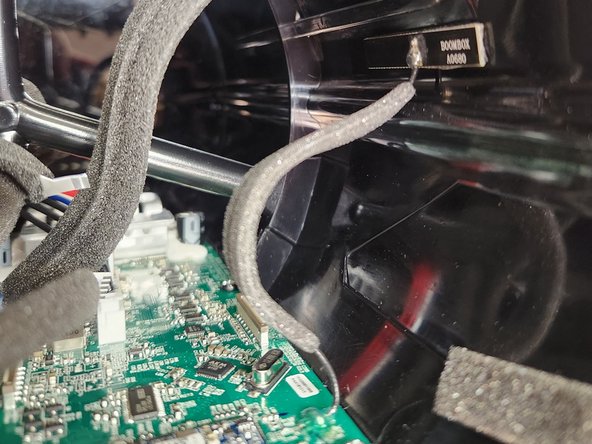 JBL Boombox Battery Replacement, Remove the Antenna: crwdns2935265:015crwdnd2935265:02crwdnd2935265:02crwdne2935265:0