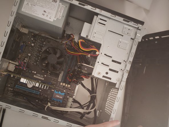 Asus CM1745 CD Drive Replacement: crwdns2935265:04crwdnd2935265:03crwdnd2935265:03crwdne2935265:0