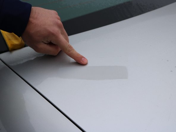 How to Repair a Scratch On a Car: crwdns2935265:05crwdnd2935265:03crwdnd2935265:03crwdne2935265:0
