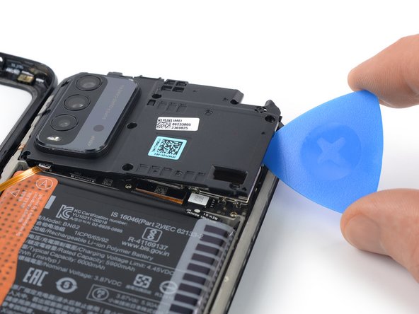 Xiaomi Redmi Note 9T Screen Replacement, Pry up the motherboard cover: crwdns2935265:012crwdnd2935265:03crwdnd2935265:03crwdne2935265:0