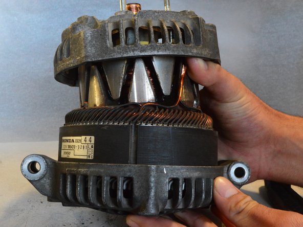 Honda CSC29 Stator Replacement: passo 13, immagine 3 di 3