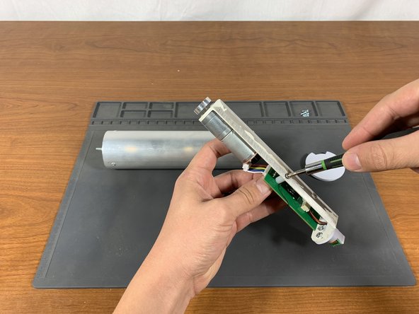 Dreamer Autoshade Driver Blocking, Loosen PCB mounting Screws: crwdns2935265:03crwdnd2935265:03crwdnd2935265:03crwdne2935265:0