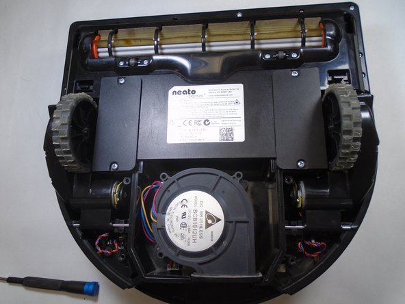 Neato XV Signature Wheel Assembly Replacement: crwdns2935265:03crwdnd2935265:02crwdnd2935265:02crwdne2935265:0