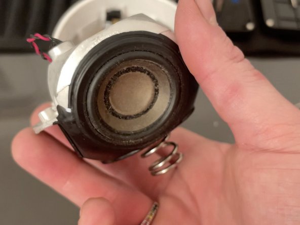 Nest IQ Outdoor Camera Module Disassembly, Remove Speaker Module: 手順 14、 3の画像 2