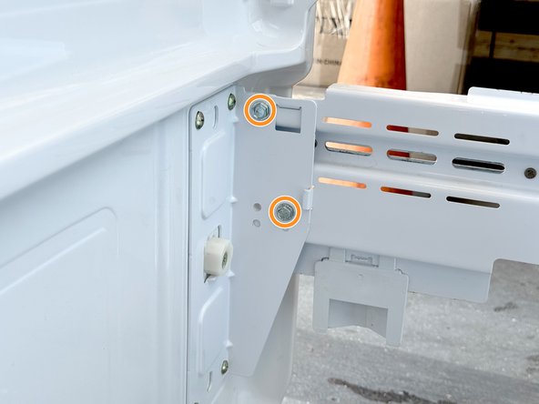 Samsung Older French Door Refrigerator Freezer Drawer Replacement, Unfasten the drawer front: crwdns2935265:05crwdnd2935265:02crwdnd2935265:02crwdne2935265:0