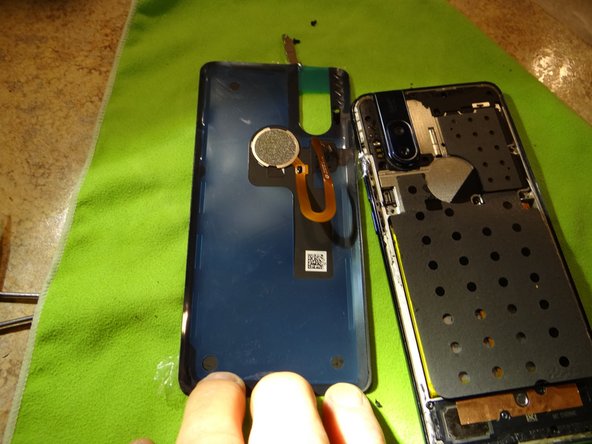 Motorola Hyper Android Phone Charging port Replacement, Install gasket: crwdns2935265:011crwdnd2935265:02crwdnd2935265:03crwdne2935265:0