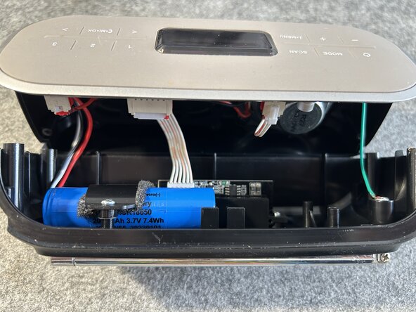 TechniSat Viola BT 1 battery replacement, Separation part 1: crwdns2935265:05crwdnd2935265:02crwdnd2935265:03crwdne2935265:0