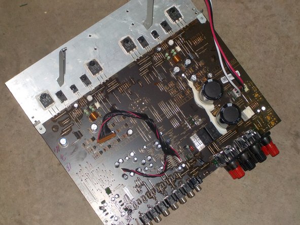 Harman Kardon HK3700 Teardown, Remove the mainboard: crwdns2935265:07crwdnd2935265:02crwdnd2935265:03crwdne2935265:0