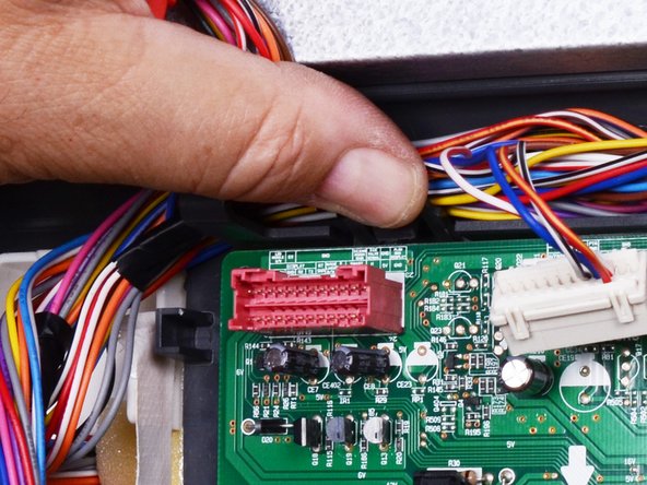 LG Refrigerator Control Board Replacement, Release the control board: crwdns2935265:05crwdnd2935265:02crwdnd2935265:03crwdne2935265:0