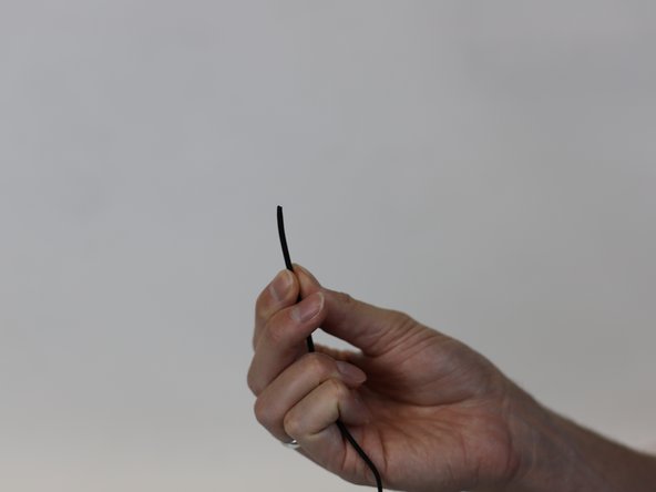 How to Replace the Tent Poles Elastic, Prepare the tip: crwdns2935265:08crwdnd2935265:03crwdnd2935265:03crwdne2935265:0