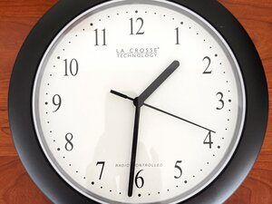 Atomic Wall Clocks - Setting the Time and Zone