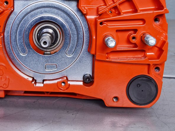 Echo Chain Saw CS4910 2020 Oiler System Replacement, Unfasten the oiler cover: crwdns2935265:034crwdnd2935265:02crwdnd2935265:02crwdne2935265:0