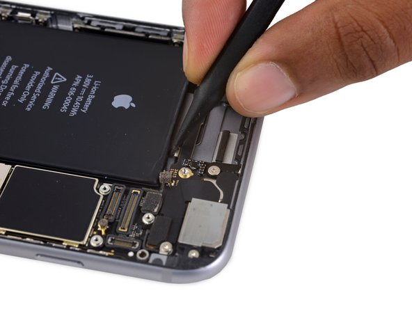 iPhone 6s Plus Top Left Wi-Fi Antenna Replacement: crwdns2935265:030crwdnd2935265:02crwdnd2935265:03crwdne2935265:0