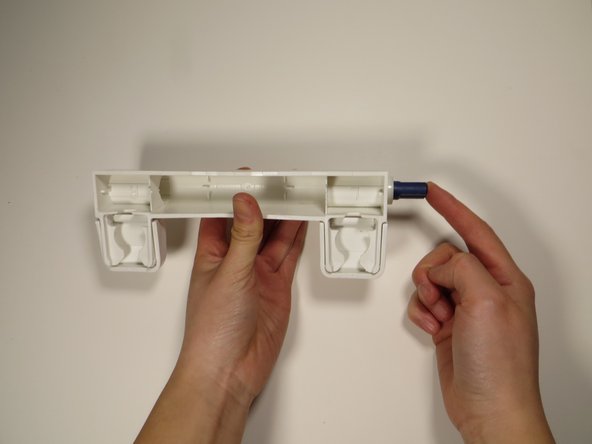 How to Fix Wobbly Toilet Seat Hinges: crwdns2935265:05crwdnd2935265:03crwdnd2935265:03crwdne2935265:0