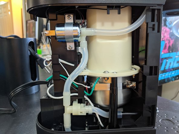 Keurig K-Mini Teardown: step 10, image 2 of 3