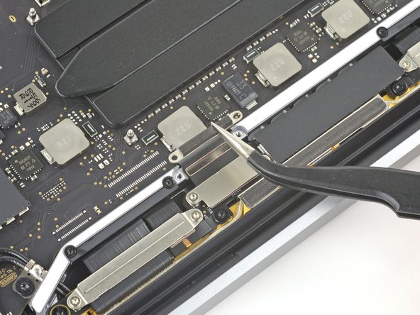 MacBook Pro 13" Two Thunderbolt Ports 2020 Display Assembly Replacement: crwdns2935265:017crwdnd2935265:02crwdnd2935265:02crwdne2935265:0