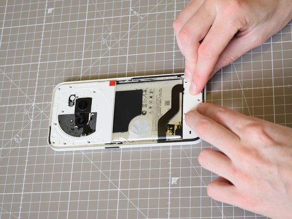 Nothing Phone (2a) Battery Replacement, Replace bottom aesthetics panel: crwdns2935265:027crwdnd2935265:02crwdnd2935265:02crwdne2935265:0