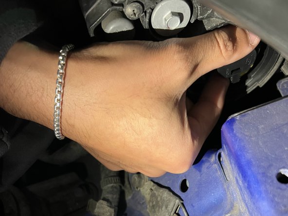 2014 Hyundai Veloster Headlight Replacement: step 4, image 3 of 3