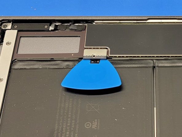 iPad 7 Cracked Digitizer Replacement, Battery Isolation: crwdns2935265:07crwdnd2935265:02crwdnd2935265:02crwdne2935265:0