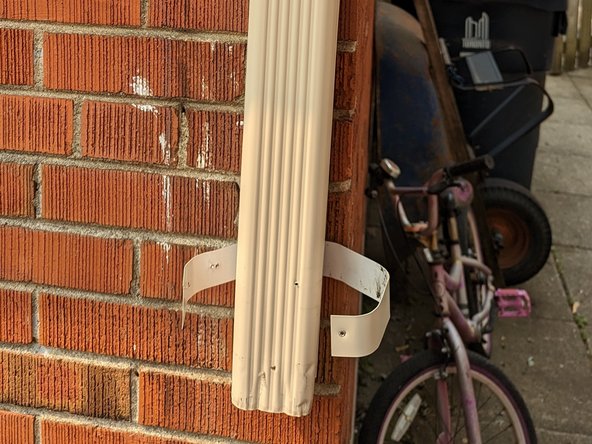 How to Replace a Damaged Gutter Segment: step 3, image 3 of 3