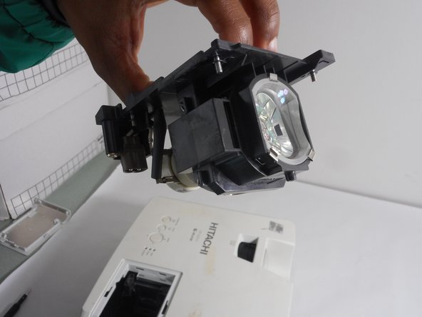 Hitachi CP-X2511 Projector Bulb Replacement: crwdns2935265:04crwdnd2935265:02crwdnd2935265:02crwdne2935265:0