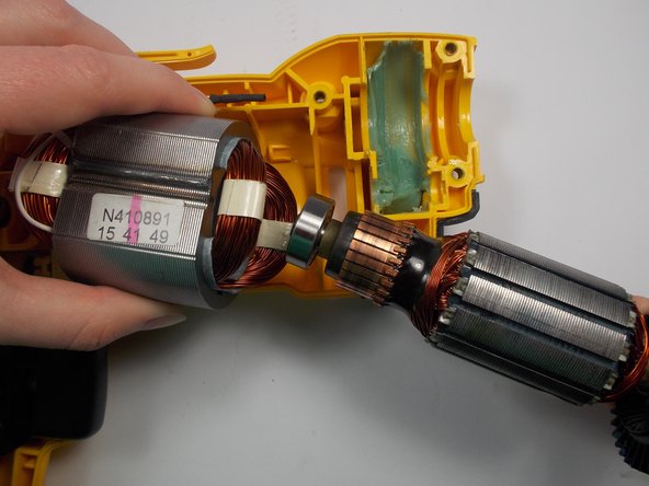 DeWalt DWD112 Brush Replacement: crwdns2935265:011crwdnd2935265:03crwdnd2935265:03crwdne2935265:0