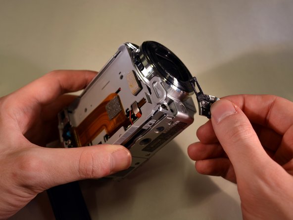 Sony Handycam DCR-SR68 Speaker Replacement: crwdns2935265:07crwdnd2935265:02crwdnd2935265:02crwdne2935265:0