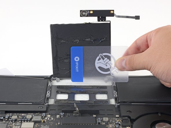 MacBook Pro 13" 2022 (M2) Battery Replacement, Separate the middle battery cell: crwdns2935265:037crwdnd2935265:03crwdnd2935265:03crwdne2935265:0