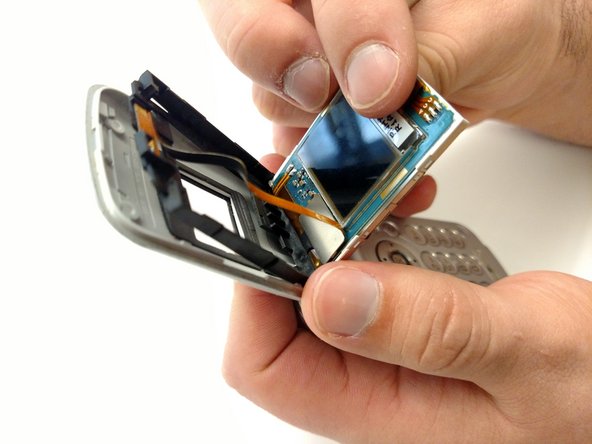 Sony Ericsson W300i Main Screen Replacement: crwdns2935265:08crwdnd2935265:02crwdnd2935265:02crwdne2935265:0