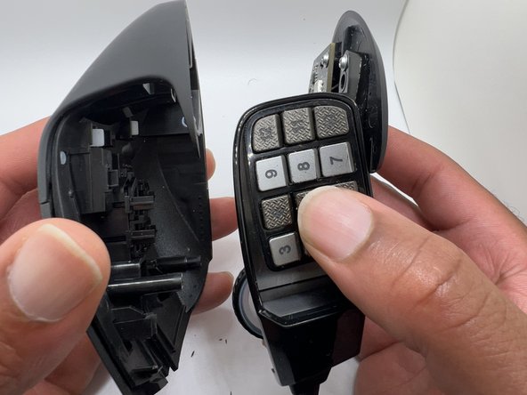 Corsair Scimitar Mouse Wheel Replacement: stap 0, afbeelding 2 van 3
