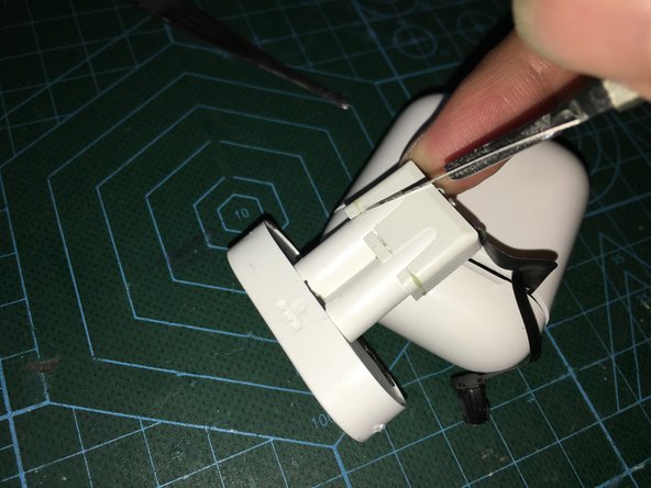 airpods case 无损完整拆解教程: 步骤 7 中的图像 2，3