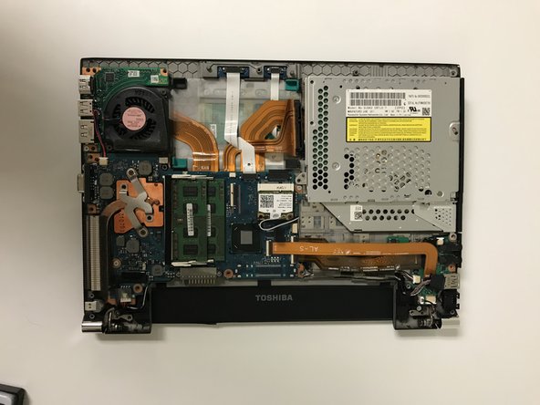 Toshiba Portege R835-P56X Screen Replacement, Screen: crwdns2935265:04crwdnd2935265:03crwdnd2935265:03crwdne2935265:0