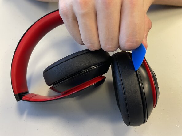 Beats Studio3 Wireless Auxilary Port Replacement, Auxiliary Port: step 1, image 1 of 2