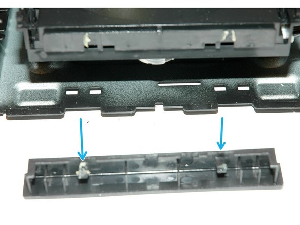 Philips BTM 2310/12 CD tray randomly opens / closes, Open: step 2, image 2 of 3