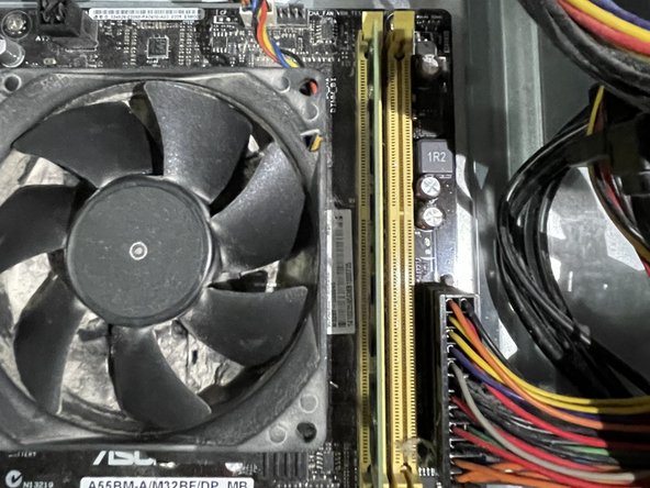 Asus M32BF-US002T RAM Replacement: 4 단계, 이미지 3개 중 2개