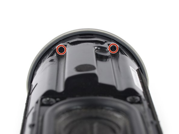 JBL Flip 5 Battery Replacement, Unfasten the passive radiator bracket: crwdns2935265:06crwdnd2935265:02crwdnd2935265:02crwdne2935265:0