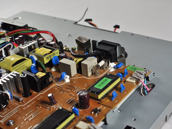 NEC LCD1770NX Fuse Replacement, Fuse: 步骤 14 中的图像 2，2