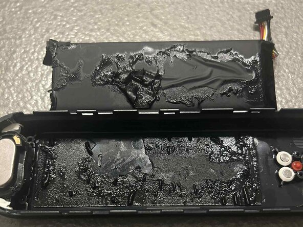 Google Nest Doorbell WiFi GWX3T Battery Replacement, Removing the battery: crwdns2935265:05crwdnd2935265:01crwdnd2935265:02crwdne2935265:0