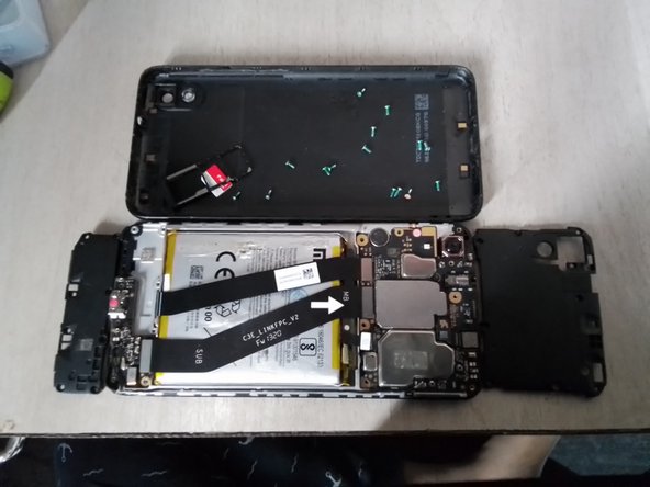 Xiaomi Redmi 7A Teardown, Remove the bottom panel: crwdns2935265:05crwdnd2935265:03crwdnd2935265:03crwdne2935265:0