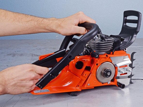 Echo Chain Saw CS4910 2020 Piston Assembly Replacement, Remove the handle: crwdns2935265:020crwdnd2935265:02crwdnd2935265:03crwdne2935265:0