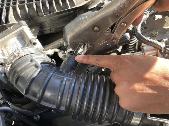 2013 Infiniti G37 Dual Air Intakes Replacement: crwdns2935265:03crwdnd2935265:03crwdnd2935265:03crwdne2935265:0