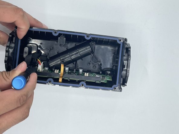 Sony SRS-XE200 Charging Port Replacement, Battery: crwdns2935265:05crwdnd2935265:02crwdnd2935265:03crwdne2935265:0