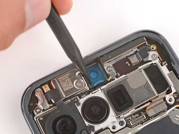 Google Pixel 10 Pro XL Front Camera Replacement, Install new front camera adhesive: 25 단계, 이미지 3개 중 2개