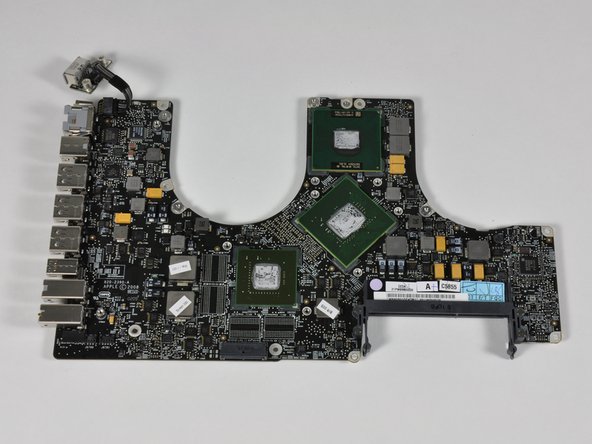 MacBook Pro 17" Unibody Teardown: crwdns2935265:019crwdnd2935265:03crwdnd2935265:03crwdne2935265:0