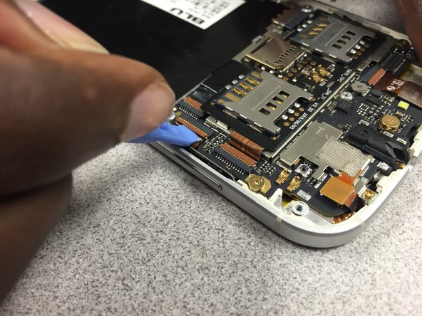 Blu L120 Motherboard Replacement: crwdns2935265:07crwdnd2935265:02crwdnd2935265:02crwdne2935265:0