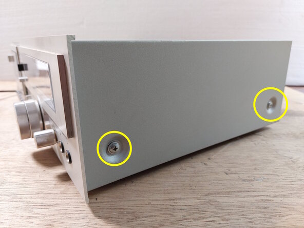 Vue éclatée platine cassette Thomson DK 700 T, Retrait des vis du capot: étape 1, image 2 de 3