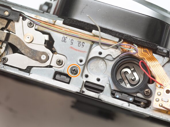 Pentax Super Program Front Lens Board Removal, Unscrew mirror box: crwdns2935265:015crwdnd2935265:02crwdnd2935265:02crwdne2935265:0