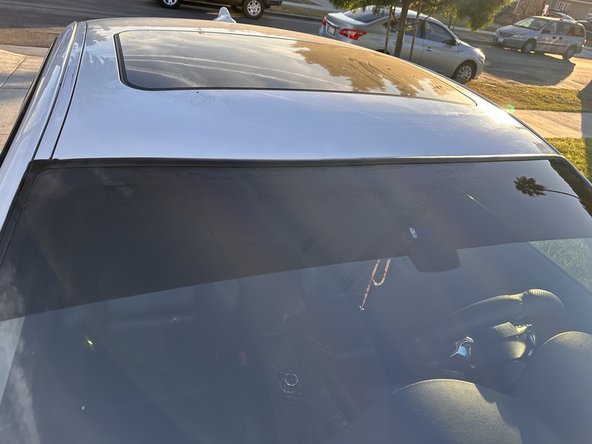 2010 BMW 335i Coupe Windshield Seal Replacement: crwdns2935265:09crwdnd2935265:03crwdnd2935265:03crwdne2935265:0