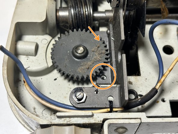 Zeiss Ikon Movielux Compact Projector Teardown, Removing visible parts (screws, nuts, etc.): crwdns2935265:017crwdnd2935265:02crwdnd2935265:03crwdne2935265:0