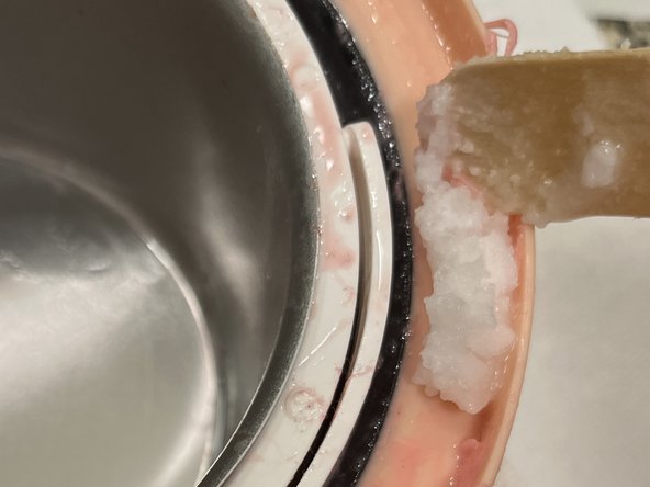 How to Remove Hard Wax from a Wax Warmer: crwdns2935265:05crwdnd2935265:02crwdnd2935265:02crwdne2935265:0
